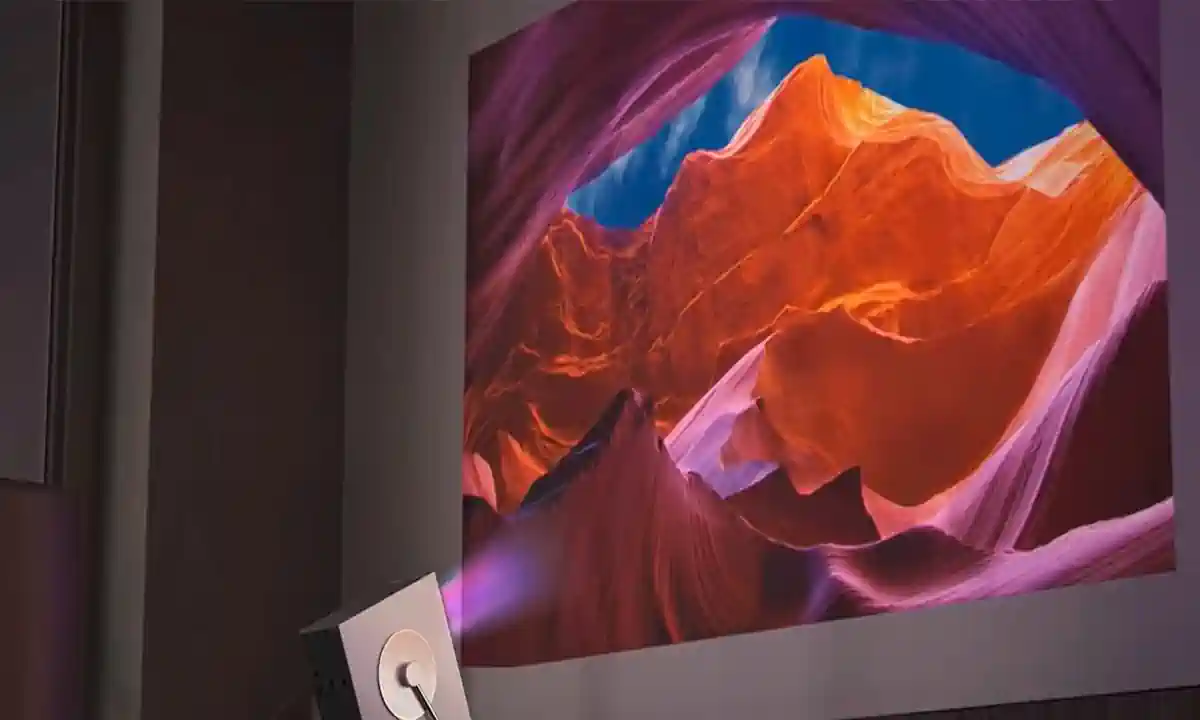 LG CineBeam HU715QW