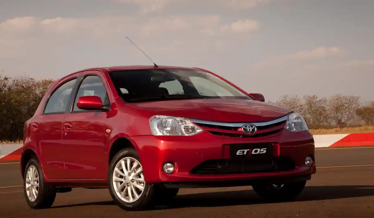 Toyota Etios Platinum 1.5 Hatch 2016